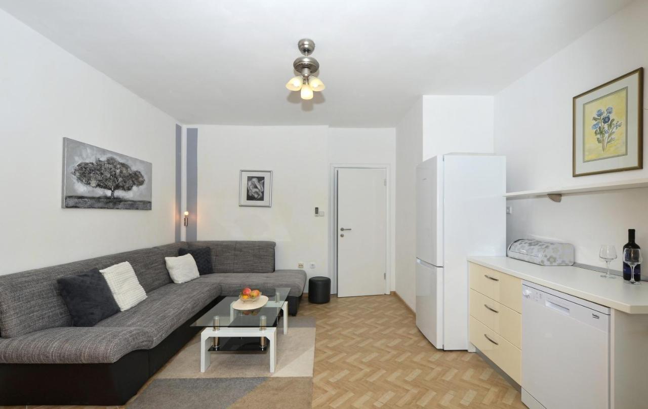 Apartment Klaudia Trogir